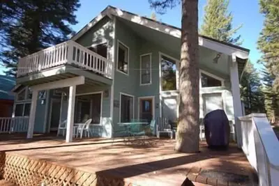 Image de Evergreen House: Pet Friendly, Golf Course Frontage, Gas Fireplace