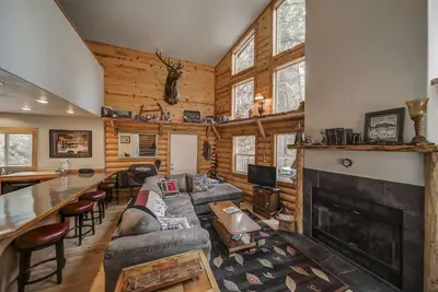 Image de Cascade Log Cabin - Idaho Mountain Getaway - Sleeps 10