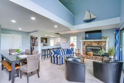 Image de Lake-View Margaritaville Retreat w/ Screened Porch