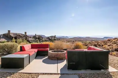 Image de Sunset on the 5th, Private Hot Tub, Golf Course Views!