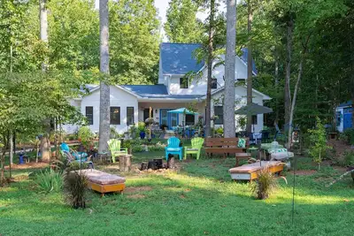 Image de Charming Charlottesville Apt w/ Outdoor Space!