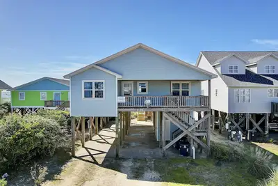Image de \"Close Call\" - Oceanfront Home, 4 Bedrooms / 3 Bathrooms