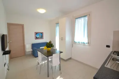 Image de Appartement moderne avec balcon Ă Rosolina Mare