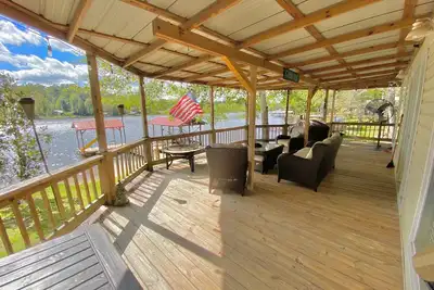 Image de Relaxing Lakefront Getaway Near Houston with Private Dock and Porch Views!