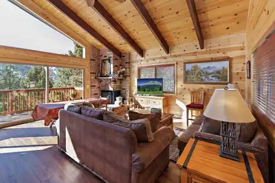 Image de Sky Ridge Retreat by Destination Big Bear : Custom Chalet with Amazing Ski Slope Views with a Feel of Serenity!