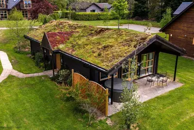 Image de Luxury chalet with hot tub and loch views
