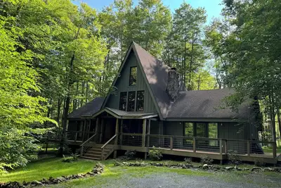 Image de This completely renovated Canaan Valley chalet offers it all, and more!