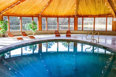 Image de Private Indoor Pool - Hot Tub - 2 Fishing Ponds - 33 Acres