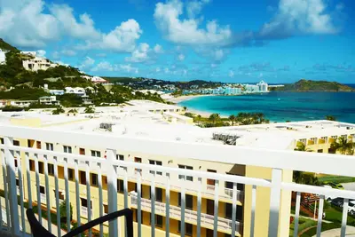 Image de Building D…Highest sitting Condo at the resort. Great ocean view. Indoor garage.