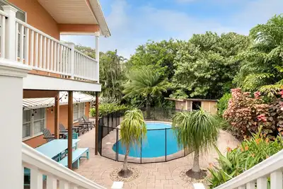 Image de Luxury Beachside Oasis with Private Pool - Steps to private beach & restaurants