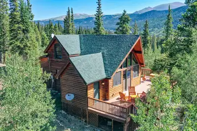Image de Mountain Cabin in a Perfect Setting w/ Hot Tub, Spacious Deck, Fireplace - Pura Vida