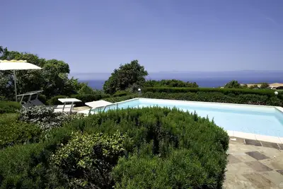 Image de Swimming pool, air conditioning, wifi, private parking 250m from the sea.