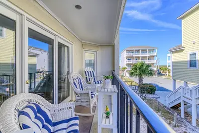 Image de Now accepting shorter stays. Save 15% on Shorter stays or Save 20% on week long
