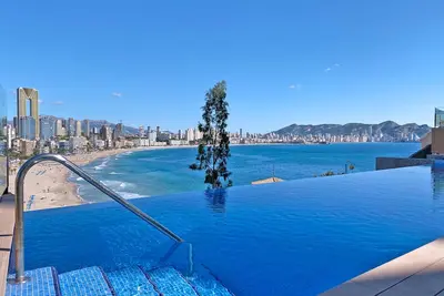 Image de Luxury apartment with private hot tub and garage by Poniente beach