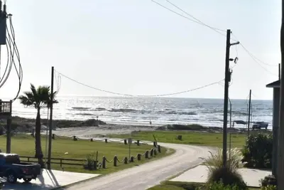 Image de Salt Air Sanctuary - 3 Br, 2 Bath Crystal Beach home