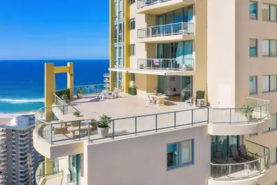 Image de Resort style 3br 2. 5 bath w/huge entertainers balcony