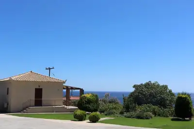 Image de Well-kept, idyllically situated vacation home above the Zaga beach near Koroni i