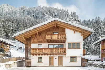 Image de Appartement de vacances \"Casa Dino - Crepa Neigra\" dans un paysage de montagne fantastique