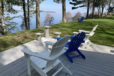 Image de Stunning view of Hamlin Lake, w/ deck, fire-pit, screened in porch. Sleeps 6.