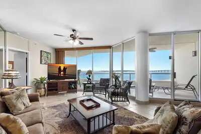 Image de ✨Gulf & Harbor Views~Beachfront Pool~Wlk2Beach~Fitness Center~3br East Pass 308