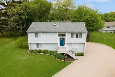 Image de Bonnet Shore House 4 mi. to Narragansett Town Beach, 20 minutes to Newport, A/C