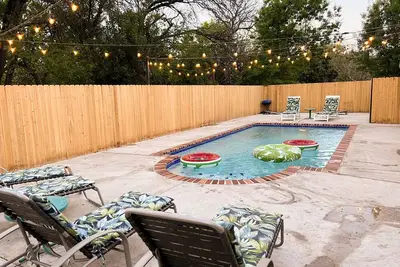 Image de Low Cleaning Fee! 5 Br Family Friendly Oasis with Private Pool & spa.