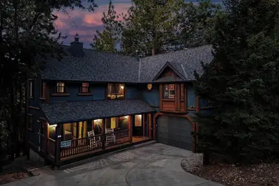 Image de Casa Crescenta by Destination Big Bear : Relax and Enjoy the Peace and Quiet in Luxury! Upper Moonridge! Hot Tub! Pet Friendly! Gameroom!