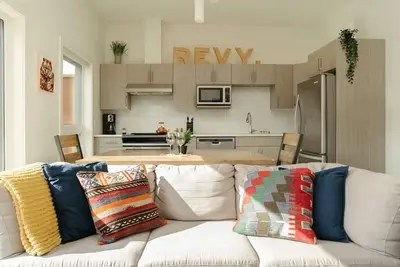 Image de The Nest - Condo with Hot Tub & Bbq