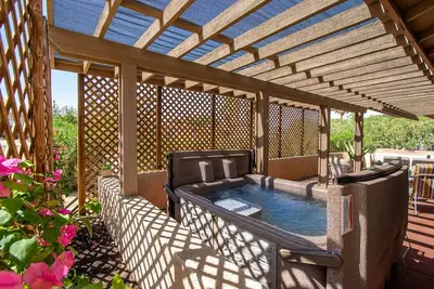 Image de Great Vibe House + Hot Tub, Minutes to JTree Park