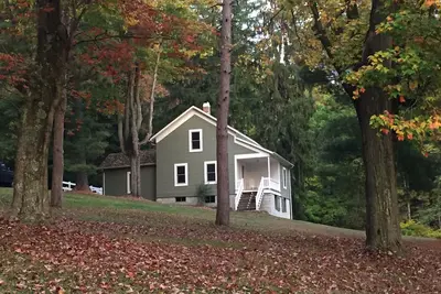 Image de Farmhouse on 300 acres with 2 lakes near the heart of Amish Country