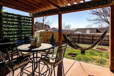 Image de Spacious Modern Gorgeous Mountain Views Fort Carson Fire Pit!