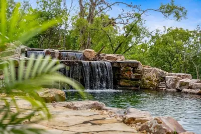Image de Private Hot Tub and Fire Pit - Country Cottage