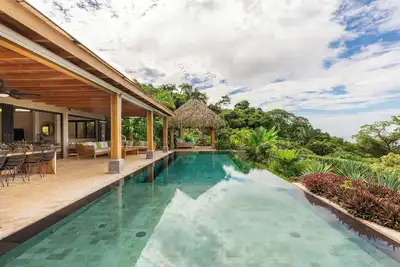 The Amazing Villa Paulina - Luxurious 4bdrm Ocean View Villa