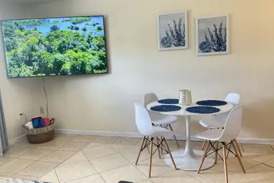 Image de 2 min walk to Lido Beach. approx 5-7 min walk to St. Armands Circle