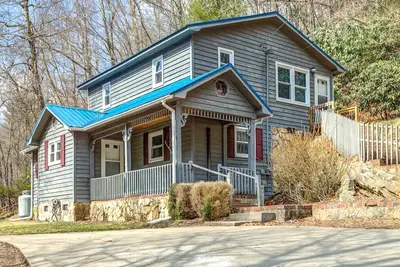 Image de 3br / 2 Ba Cottage: Blue Mountain Retreat
