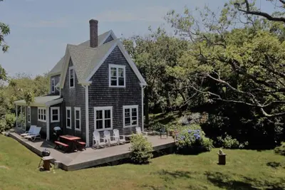Image de Westside Story. . . an enchanting island sanctuary…. July 6-20, 2025 still available