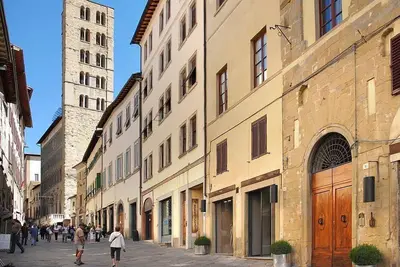 Appartamento Donato: A characteristic and welcoming apartment situated in an elegant thirteenth-century building, with Free Wi-Fi.
