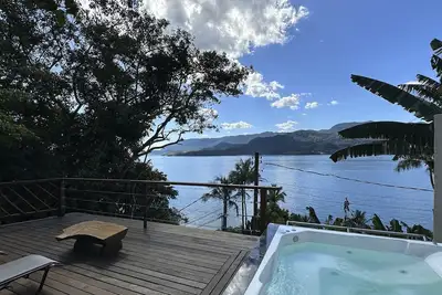 Ilhabela: refúgio na natureza c\/ vista espetacular
