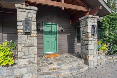 Image de Charming Blowing Rock Home with Beautiful Golf Course & Hill Views!