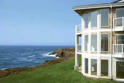 Image de 2bd/2ba Ocean Front Whale Watching Retreat!
