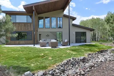 Image de Modern Luxury | WiFi | Fire Pit | Alpenglow