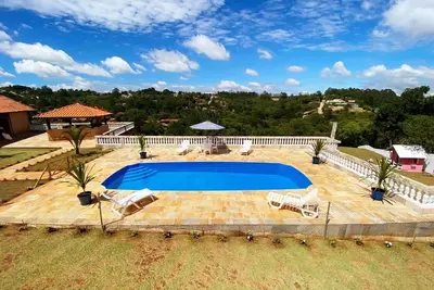 Image de Farmhouse in condominium with ample space, barbecue and pizza oven.