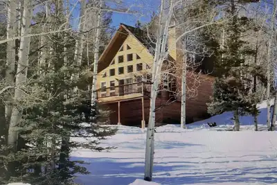 Image de Ange Fire Mountain View Cabin - 7 min to ski!