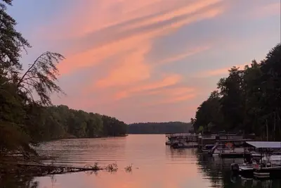 Image de The Husky Lake House on Lanier