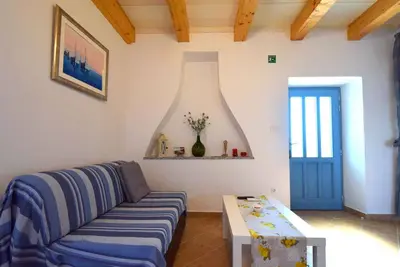 Image de Studio avec air conditionné dans une maison en pierre