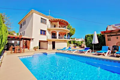 Emilia - maison de vacances avec vue sur la mer et piscine privée Benissa