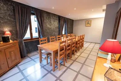 Image de Maison pour 12 personnes sur la route des vins