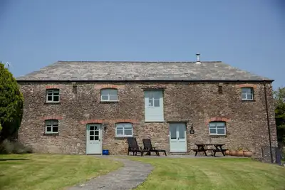 Image de Barn Conversion With Indoor Swimming Pool In Stunning Rural Location Near Ocean