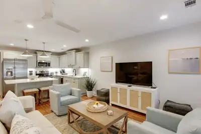 Image de Luxury Garden Apartment on Liberty W/ Parking