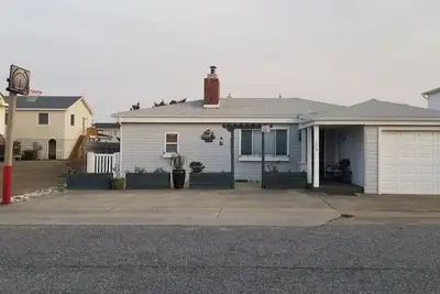 Image de Kill Devil Hills cottage. Quiet neighborhood, short walk or drive to beach. <br>